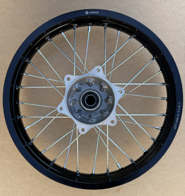 Обод (диск) UNISON 18" задний алюминий 7116, тип HONDA (2.15-R18 d=25mm) (черный, 32 спицы)