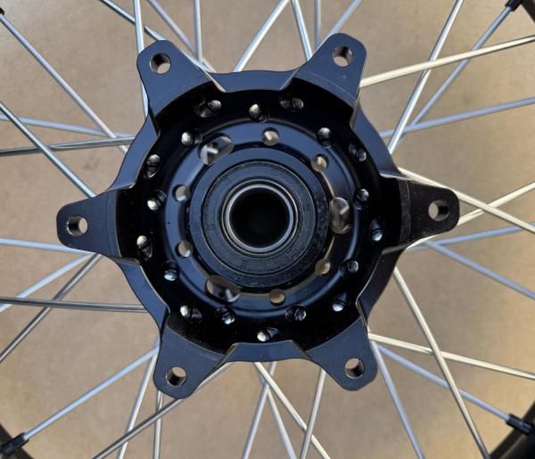 Обод (диск) UNISON 18" задний алюминий 7116, тип KTM, ступица CNC (2.15-R18, черный, 36 спиц)