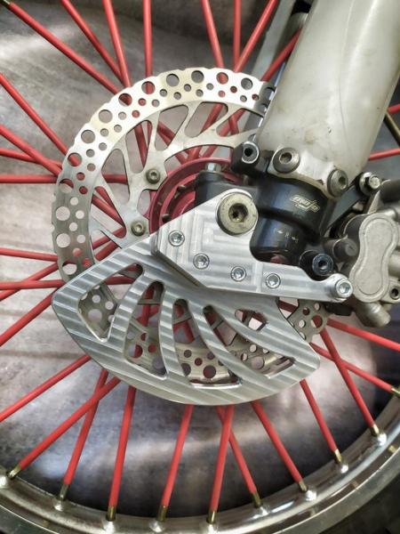 Защита переднего тормозного диска KAYO