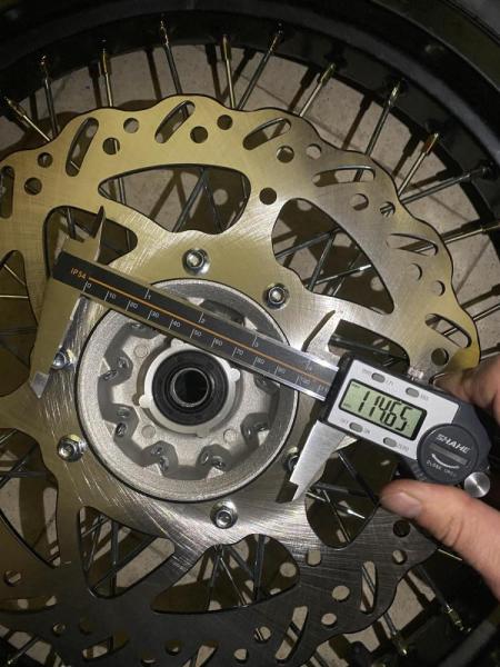 Колеса МОТАРД комплект 17/17(диски алюминий перед/зад с шиной 2.5 110/70-17, 3.0 130/70-17, оси 15 и 17 мм)