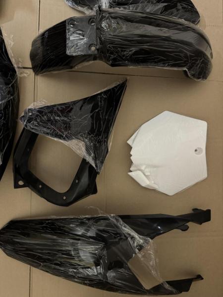 Пластик (полный копл.) KAYO K1, BSE J1/2 LE, Motoland CRF250 (черный)