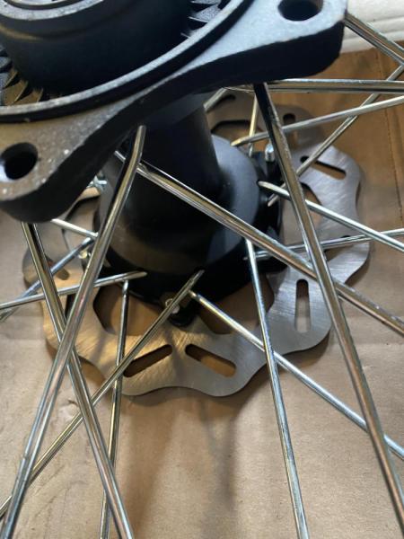 Колеса МОТАРД комплект 17/17(диски алюминий перед/зад с шиной 3 110/70-17, 3.5 130/70-17, оси 25 -30 мм, ступицы КТМ)