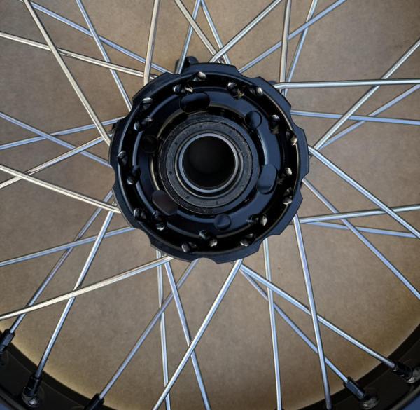 Диски (обода) МОТАРД UNISON комплект 17/17, ступицы CNC (тип KTM, диски алюминий 7116, перед 3.0-17/зад 3.5-17, оси 25 -30 мм)