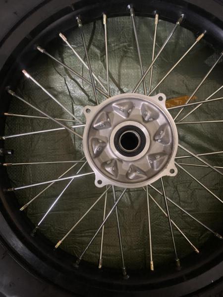 Колеса комплект 21/18 (в сборе с резиной,алюминий)