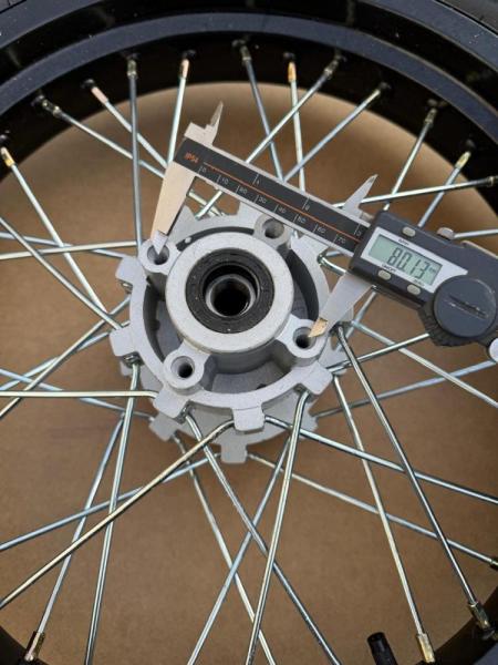 Колеса МОТАРД комплект 17/17 (диски алюминий перед/зад с шиной 2.5 110/70-17 ось 15 мм, 3.0 130/70-17 ось 17 мм)