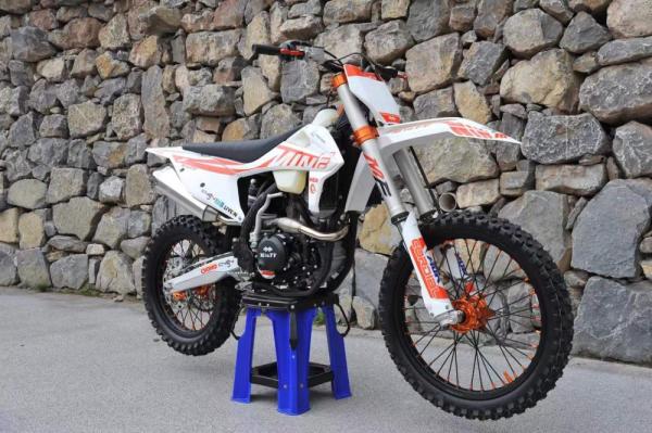 Мотоцикл Minff M6R NC250 (с прогрессией)