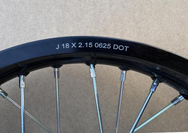 Обод (диск) UNISON 18" задний алюминий 7116, тип HONDA (2.15-R18 d=25mm) (черный, 32 спицы)