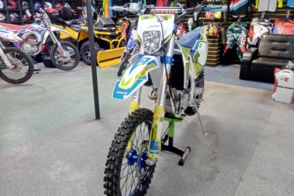 Мотоцикл Avantis Enduro 300 Carb (Design HS 2019) с ПТС