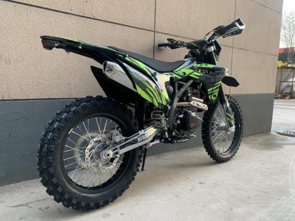 Мотоцикл BSE Z5 21/18 Neon Black