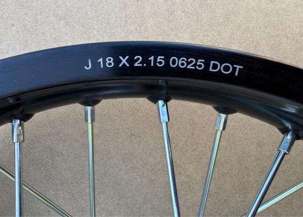 Обод (диск) UNISON 18" задний алюминий 7116, тип HONDA (2.15-R18 d=17mm) (черный, 32 спицы)