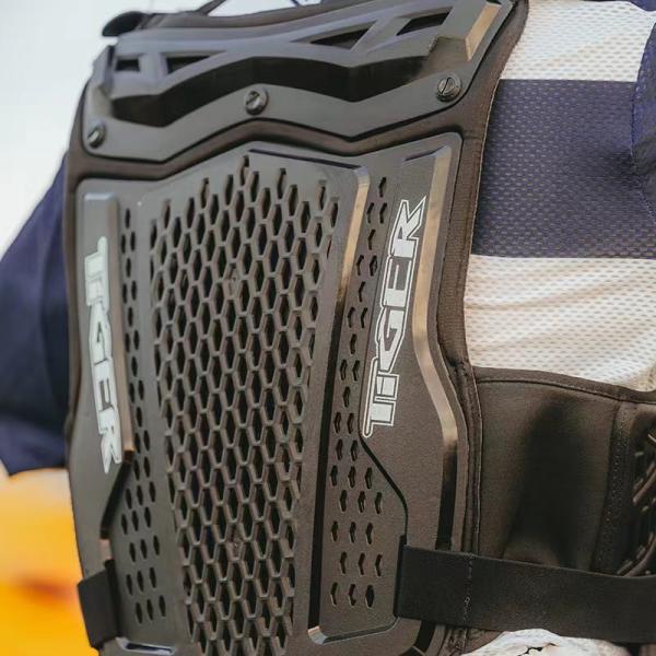 Мотозащита (черепаха) TIGER TR-H6 (черный)