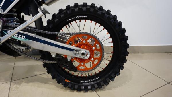 Мотоцикл Hasky F7X 250 Enduro 2T 21\18 Мотоцикл Hasky F7X 250 Enduro 2T 21\18