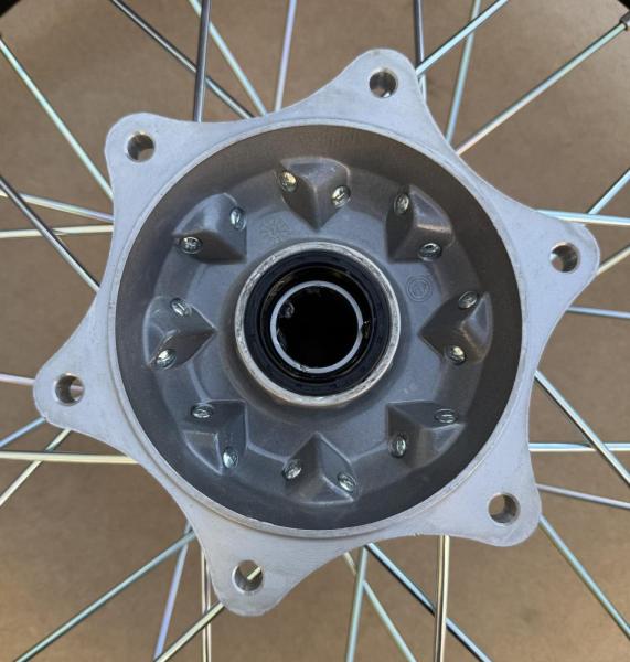 Обод (диск) UNISON 18" задний алюминий 7116, тип HONDA (2.15-R18 d=25mm) (черный, 32 спицы)