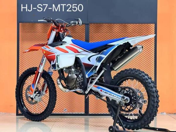 Мотоцикл Hengjian S7 MT250 2T (с прогрессией)