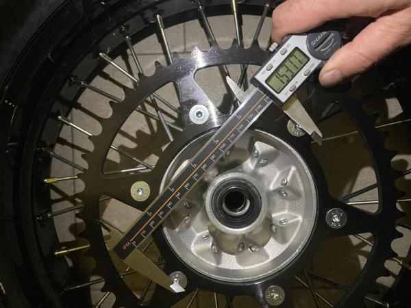 Колеса МОТАРД комплект 17/17(диски алюминий перед/зад с шиной 2.5 110/70-17, 3.0 130/70-17, оси 15 и 17 мм)