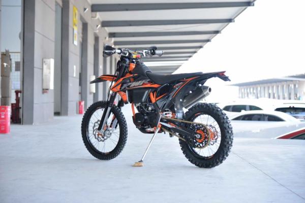 Мотоцикл PWR FM250 (2022 г., 172 fmm) Мотоцикл PWR FM250 (2022 г., 172 fmm)
